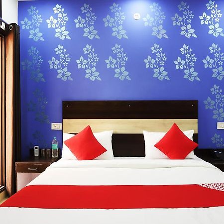 Oyo Flagship 42619 Diamond Key Hotel Delhi Kültér fotó