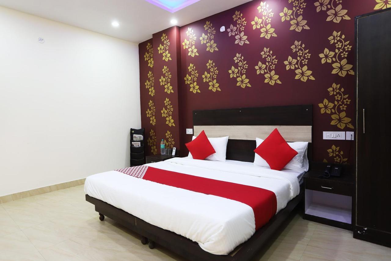 Oyo Flagship 42619 Diamond Key Hotel Delhi Kültér fotó