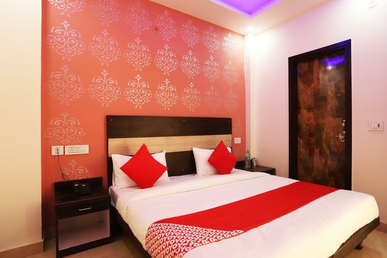 Oyo Flagship 42619 Diamond Key Hotel Delhi Kültér fotó